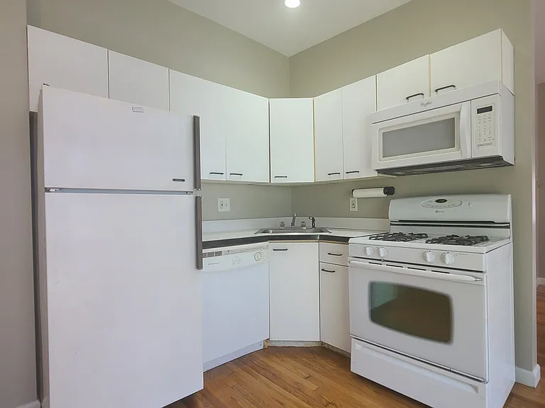9 Vinton St #1 — Photo 4