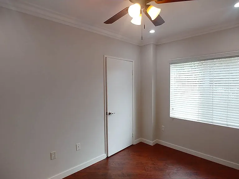 Almeria Townhomes — Photo 108