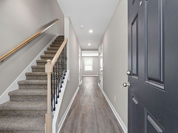 3rd image of 135 Country Ln Unit 102