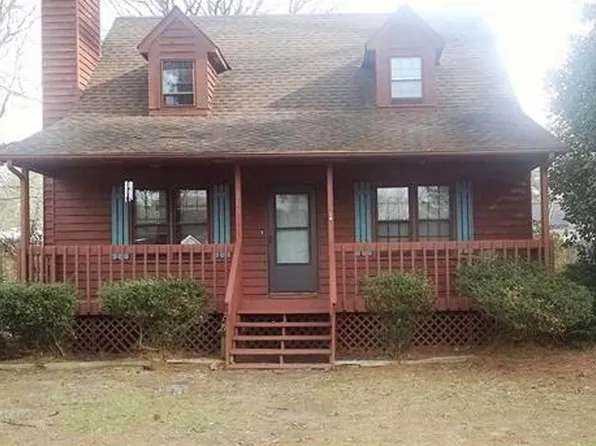 315 Pinoak Dr, Hopewell, VA 23860