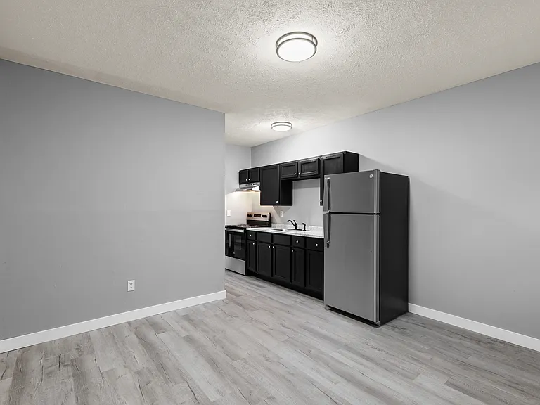 Brookhaven Apartments — Photo 11