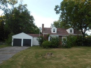 945 Prigge Rd, Saint Louis, MO 63138