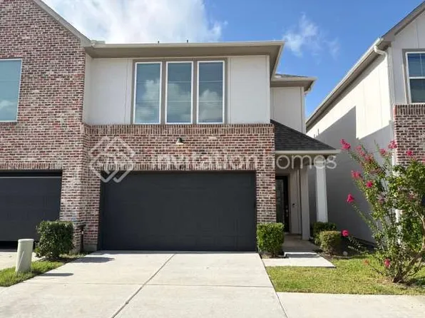 10406 Executive Lake Dr, Stafford, TX 77477