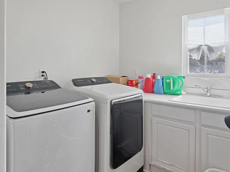 1431 Marble Canyon Way — Photo 12
