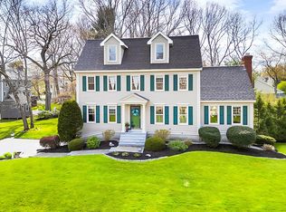32 Alexander Dr, Hampton, NH 03842