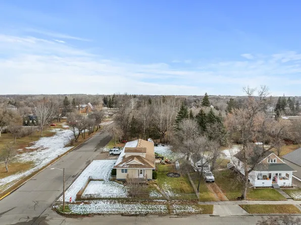 308 2nd St W, Velva, ND 58790