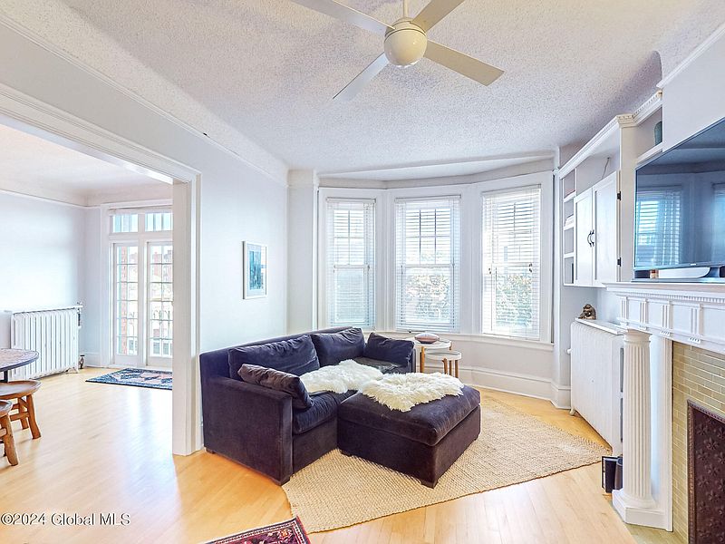 4th image of 352 State Street #5C