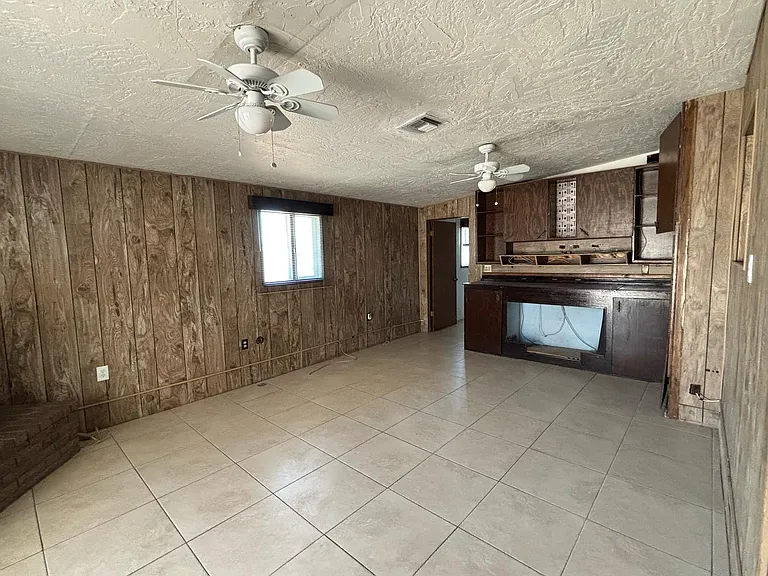 7821 W Clarendon Ave — Photo 9