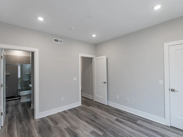 3933 Powelton Ave #401 — Photo 10