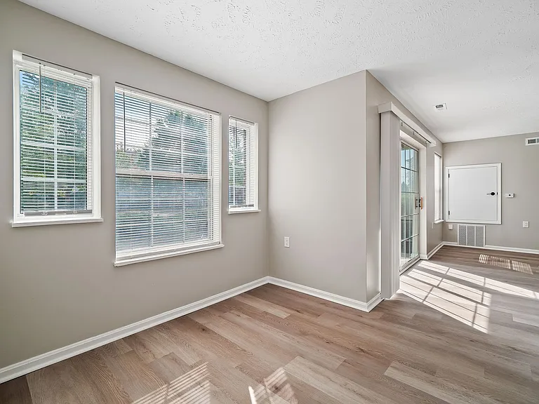 Cherry Tree Village Apartments — Photo 208