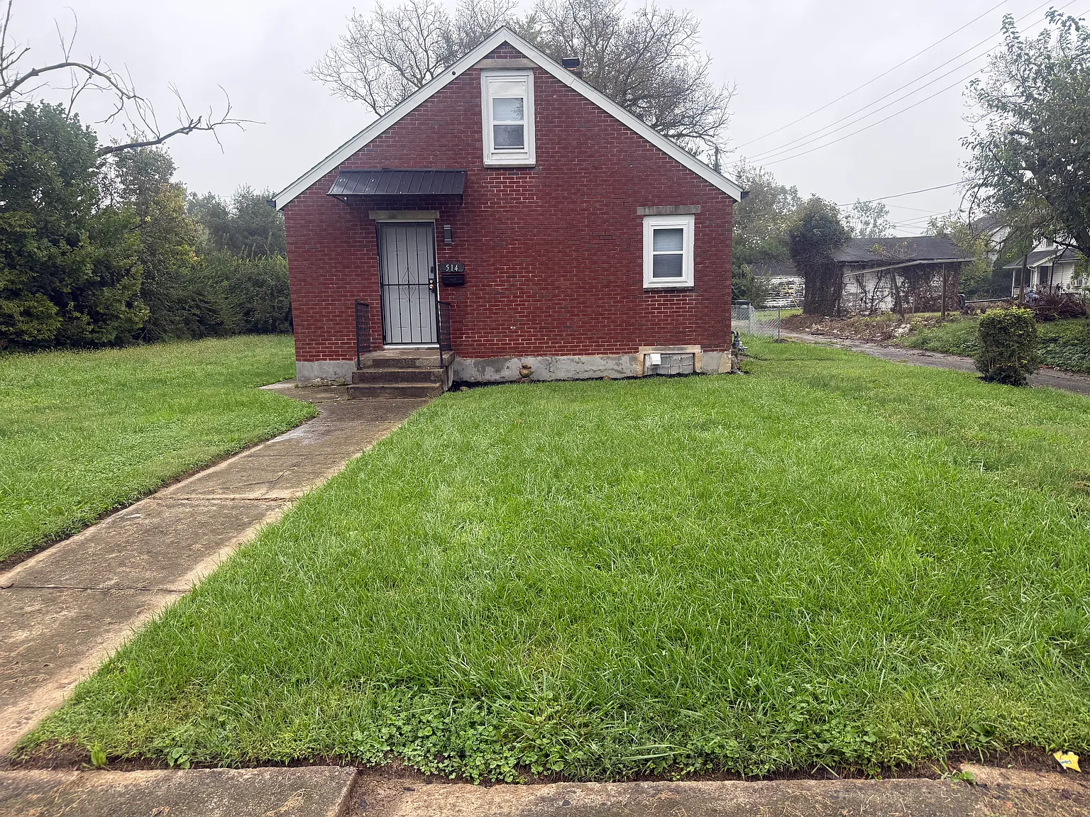 3 bed, 1085 sqft, $1,000 — Photo 2
