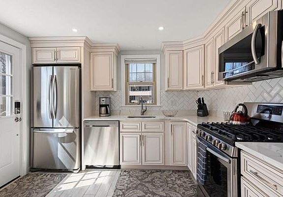 2nd image of 126 Arborway Dr