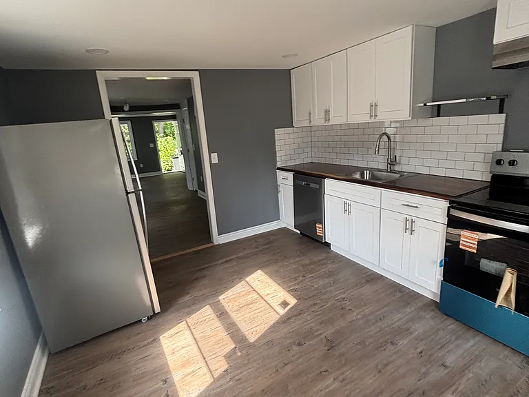 48 Old Lancaster Rd — Photo 2