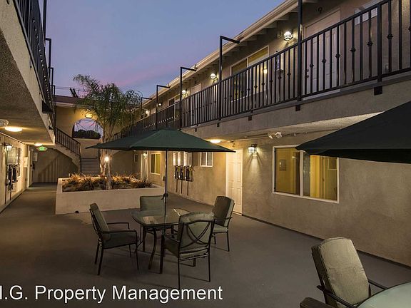 4th image of 3856 S Normandie Ave #3