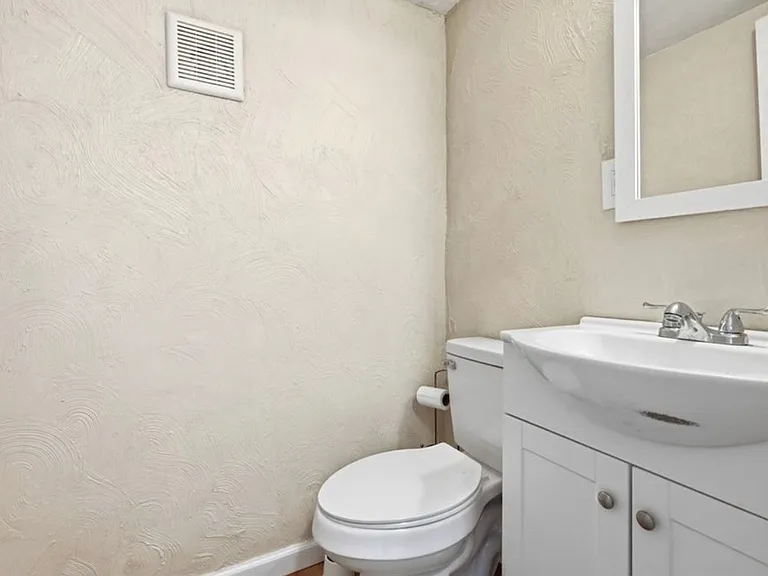 1149 Jefferson Rd — Photo 13