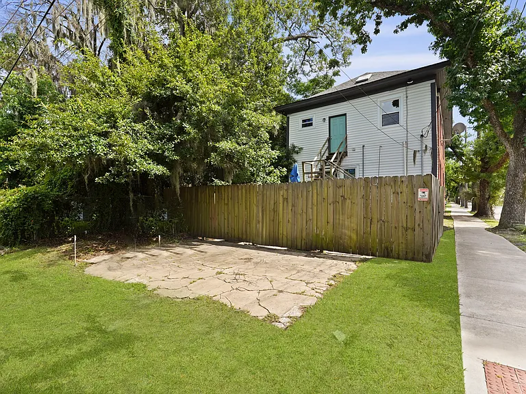 902 E Bolton St #A — Photo 72