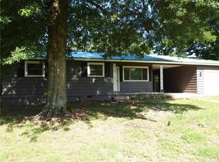 1185 S Lake Sequoyah Dr, Fayetteville, AR 72701