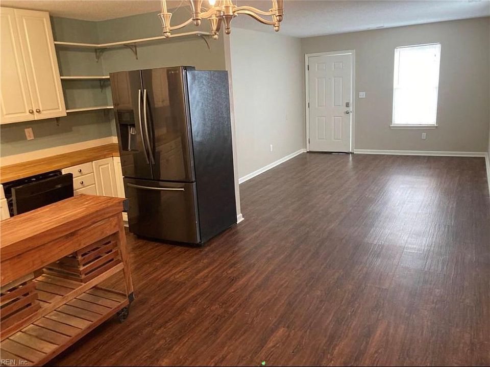 1st image of 440 Brockwell Ave