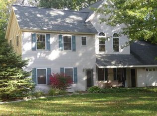 6861 Pine Ct, Coloma, MI 49038