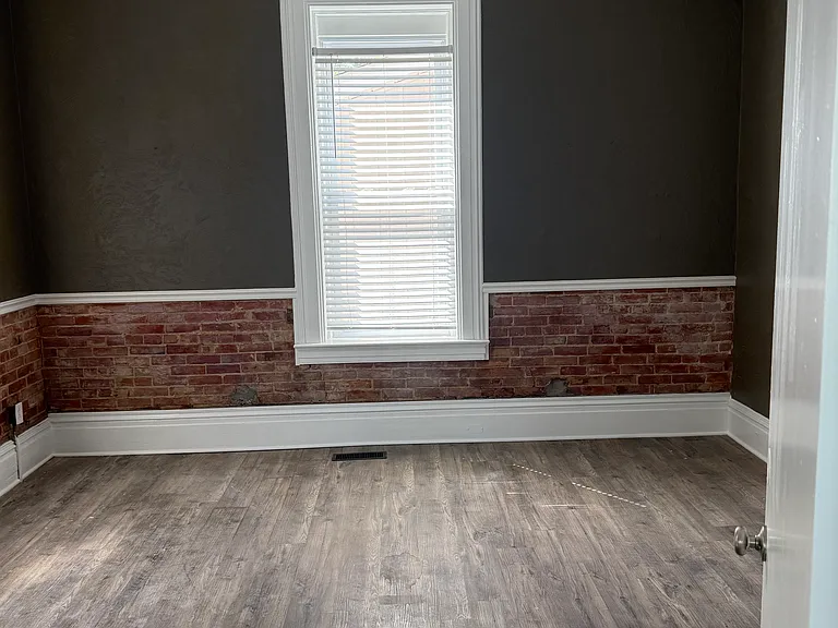 701 N Front St #A — Photo 4