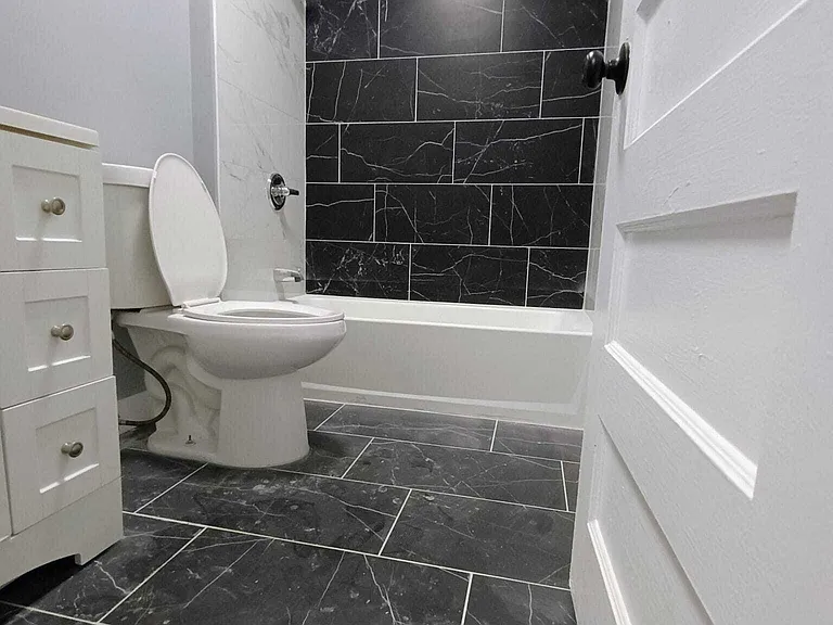 166 Ridgewood Ave — Photo 7