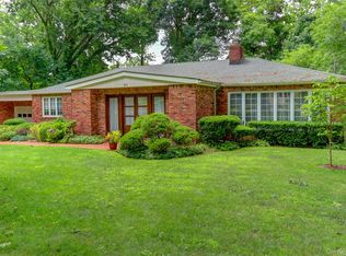 71 Knollwood Road, Roslyn, NY 11576