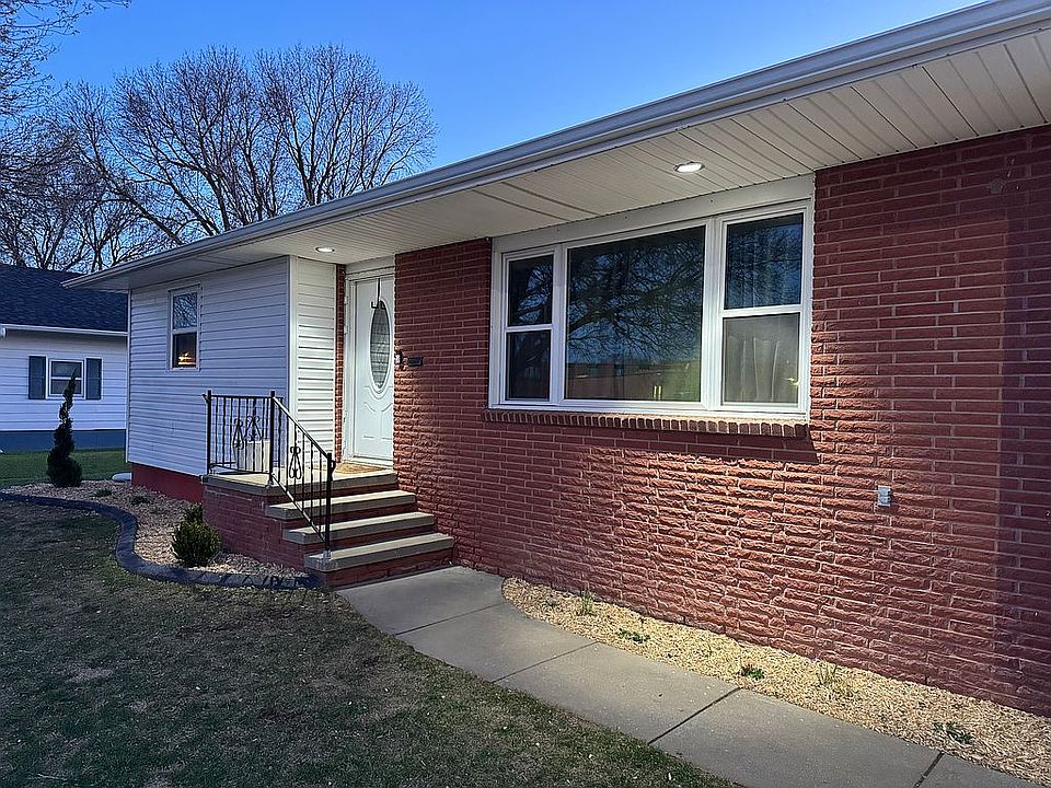 2nd image of 1309 Tilden St