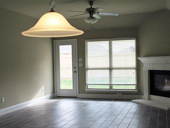 4th image of 716 Kinghaven Dr