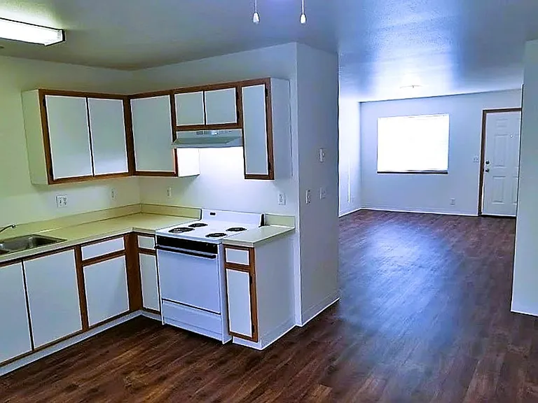 780 S 2nd St — Photo 10