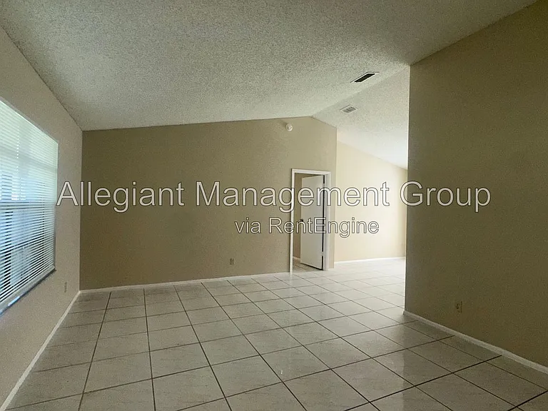 7107 Blair Dr — Photo 4