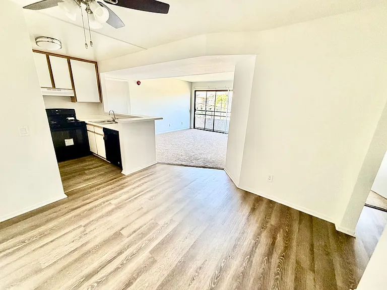 Lassen Apartments — Photo 15
