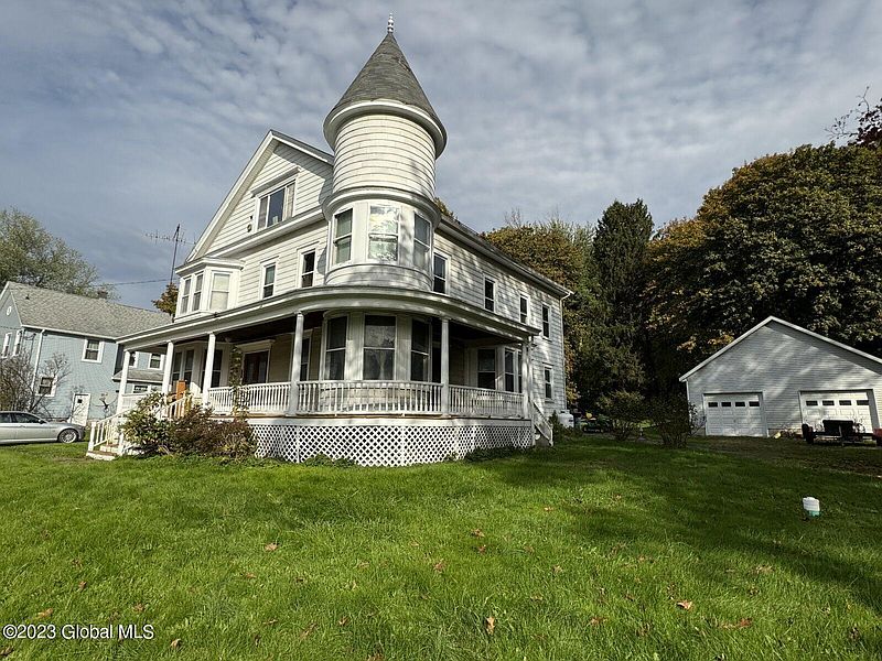 5th image of 566 River Road