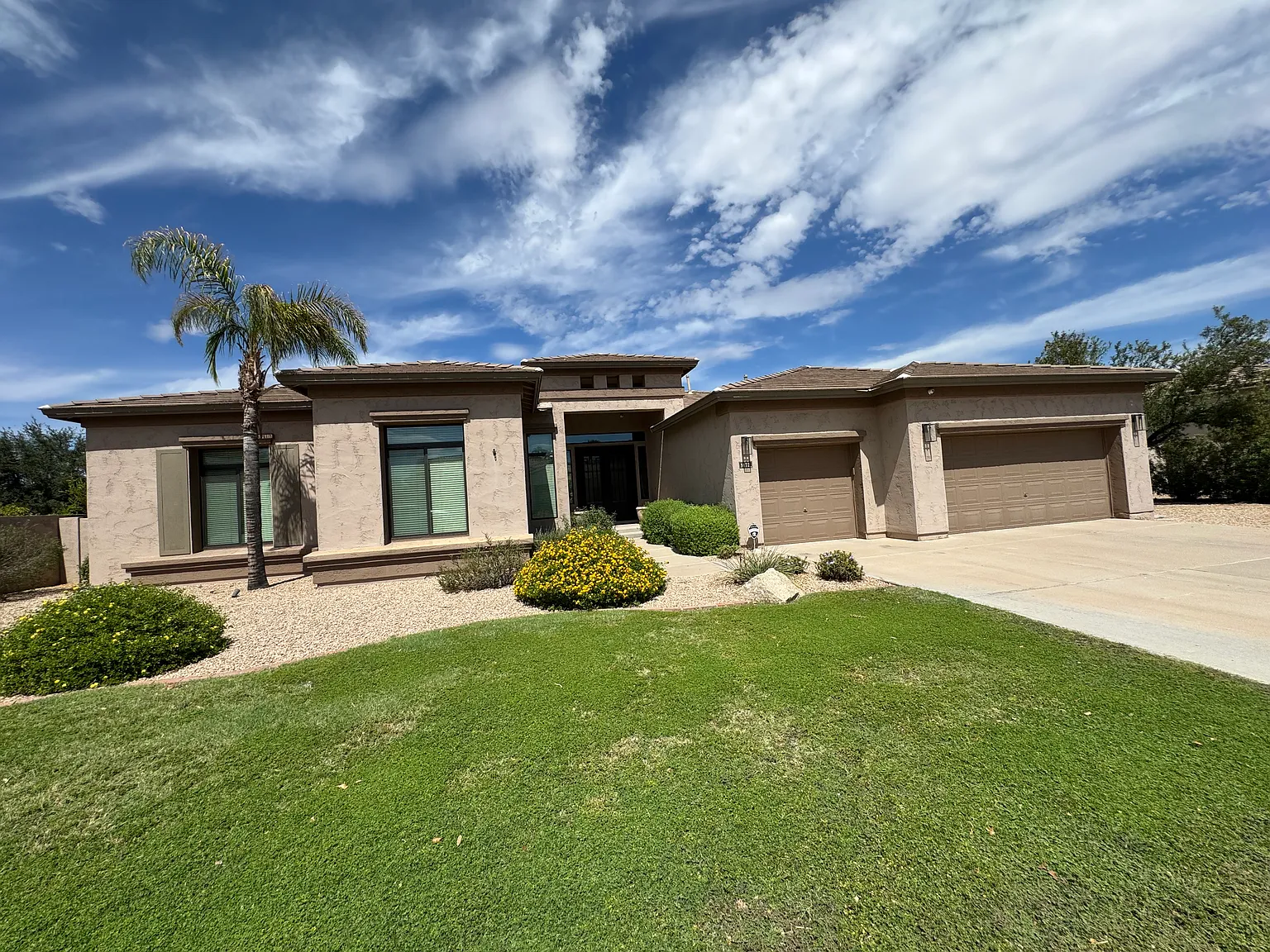 4 bed, 2.5 bath, 3098 sqft, $3,900 — Photo 1