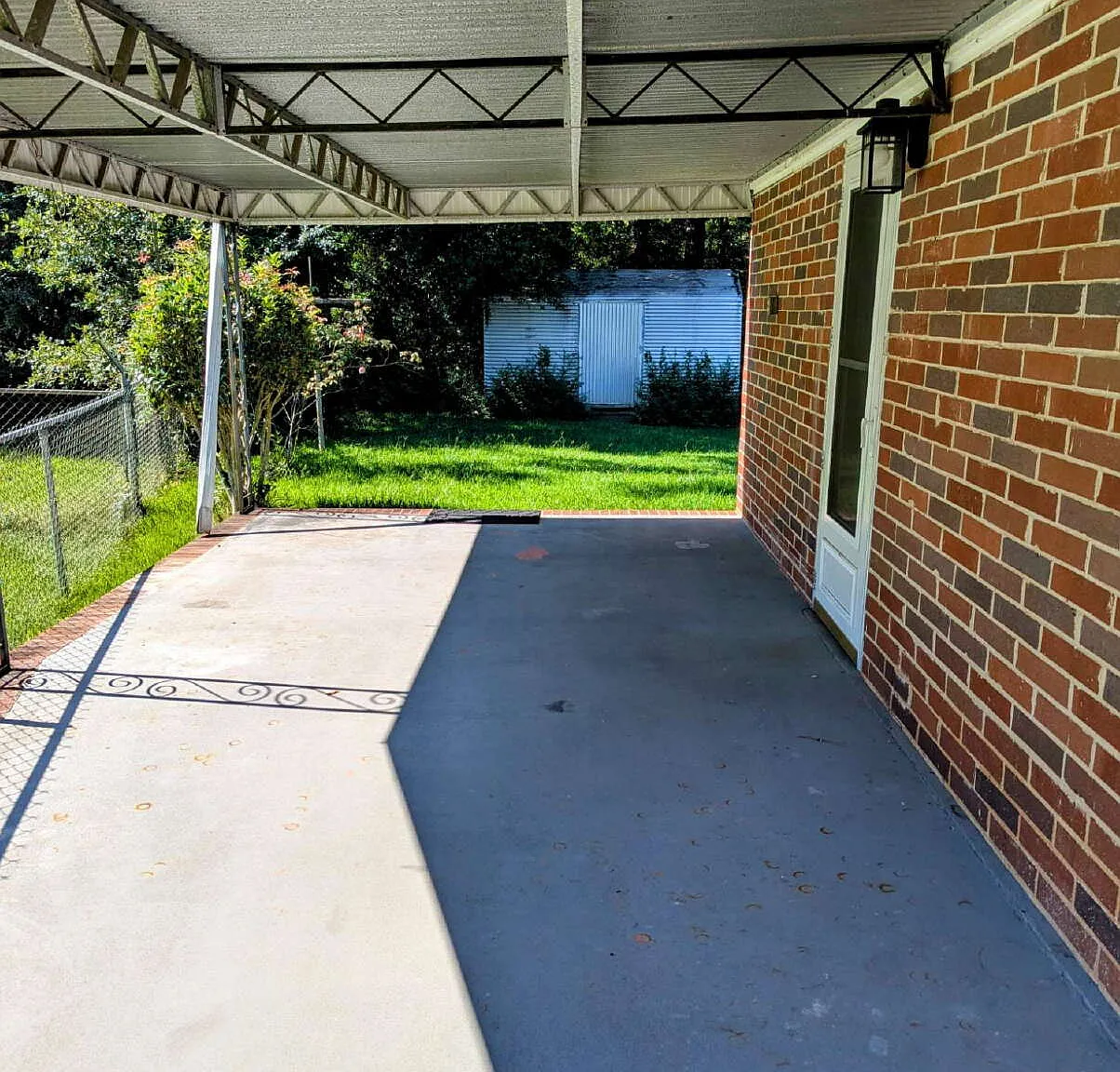 3 bed, 1.0 bath, 1116 sqft, $1,450 — Photo 2