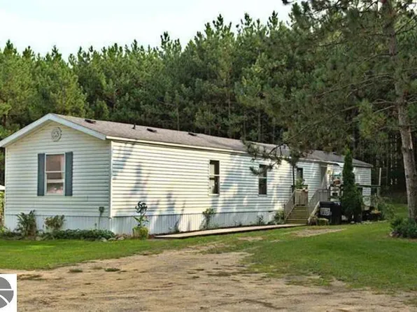 7129 S Sherman Rd, Blanchard, MI 49310