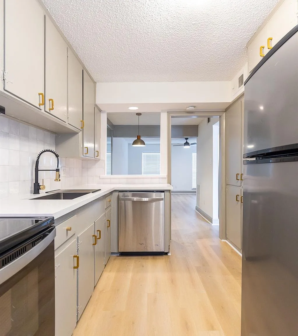 1 bed, 664 sqft, $1,295 — Photo 2