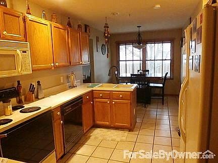 Galley Kitchen & Breakfast Nook