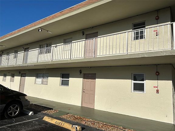 3rd image of 609 S State Road 7 APT 1E