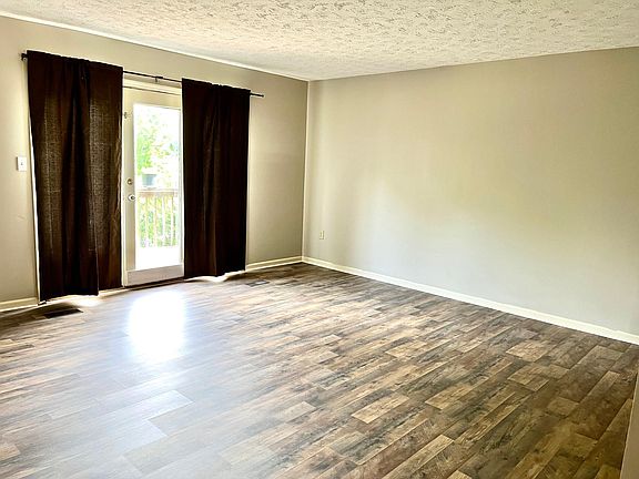 4th image of 202 Lakeview Dr