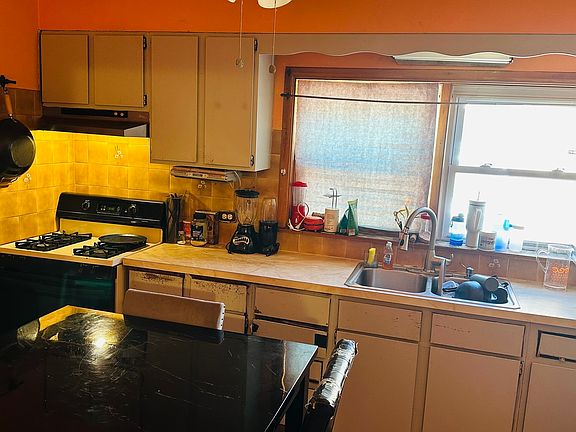 5th image of 4953 S Laramie Ave