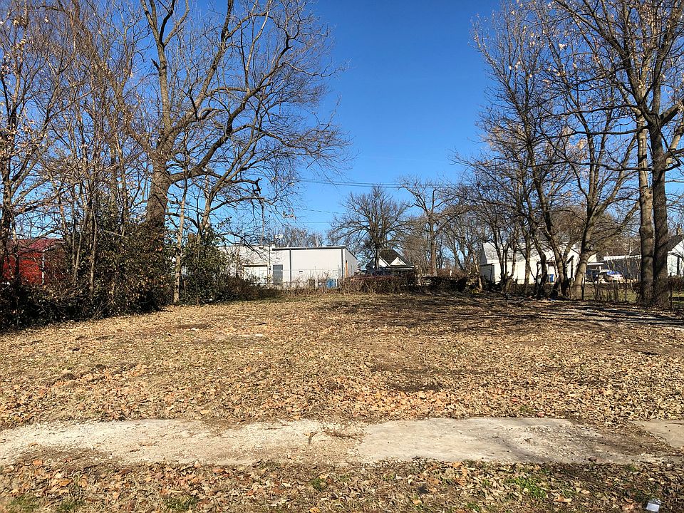 2nd image of 1015 E Blaine Street