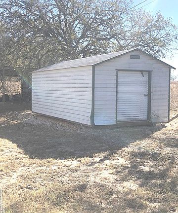 3rd image of 104 Hickory Hill Dr