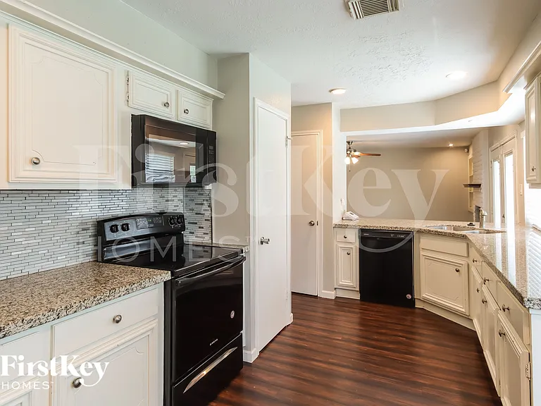 21407 Park Downe Ln — Photo 5