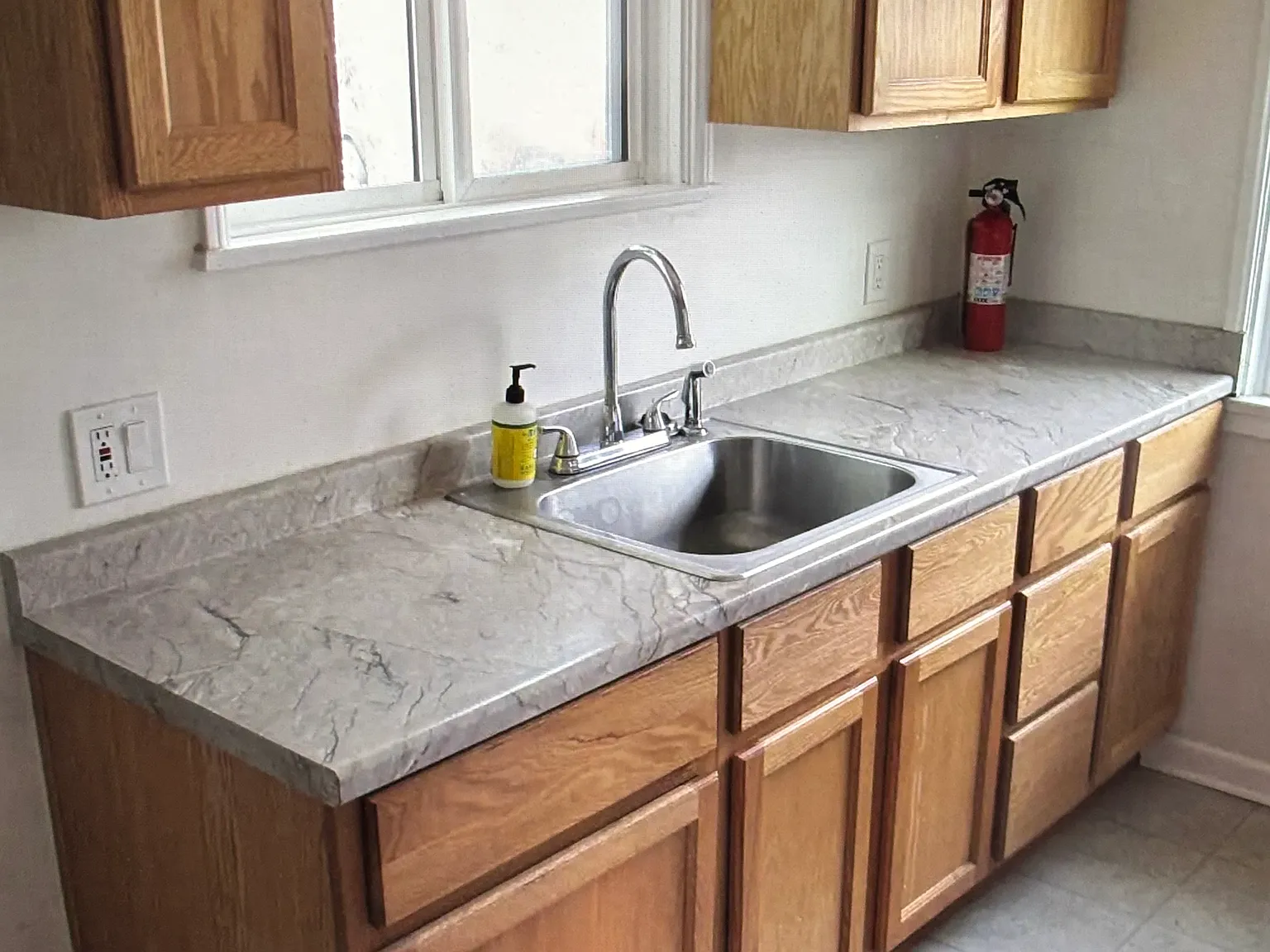 132 Orange Grove Ave — Photo 3