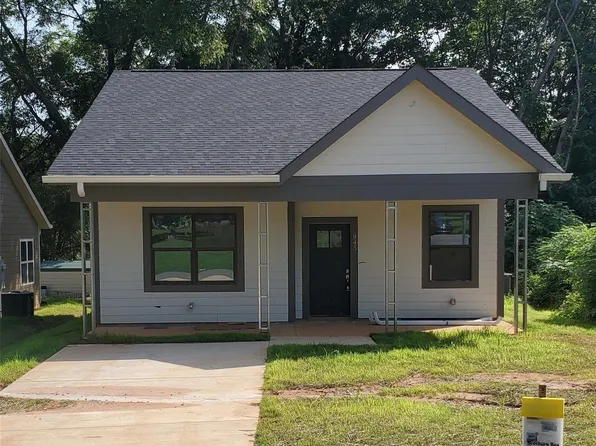 845 3rd Street Ct SW, Hickory, NC 28602