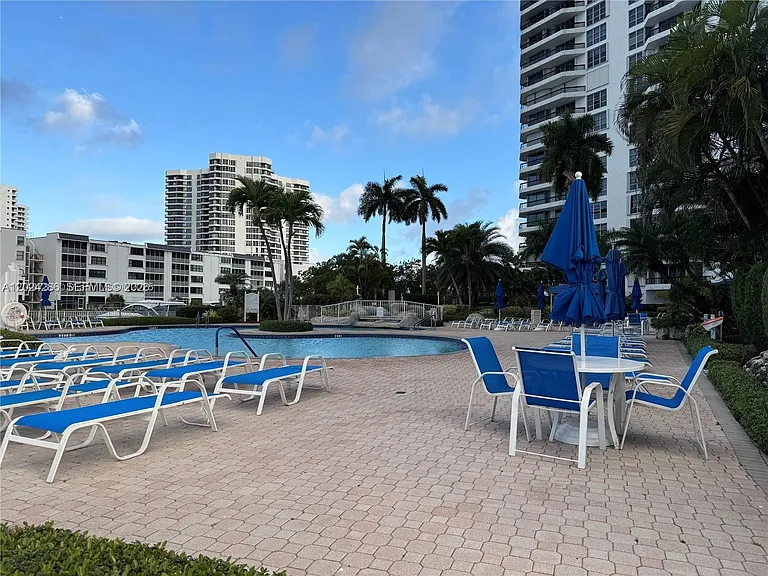 3530 Mystic Pointe Dr #1907 — Photo 34