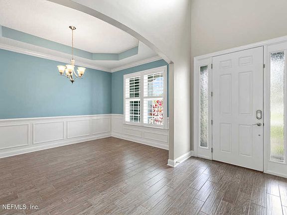 2nd image of 433 Portsmouth Bay Ave