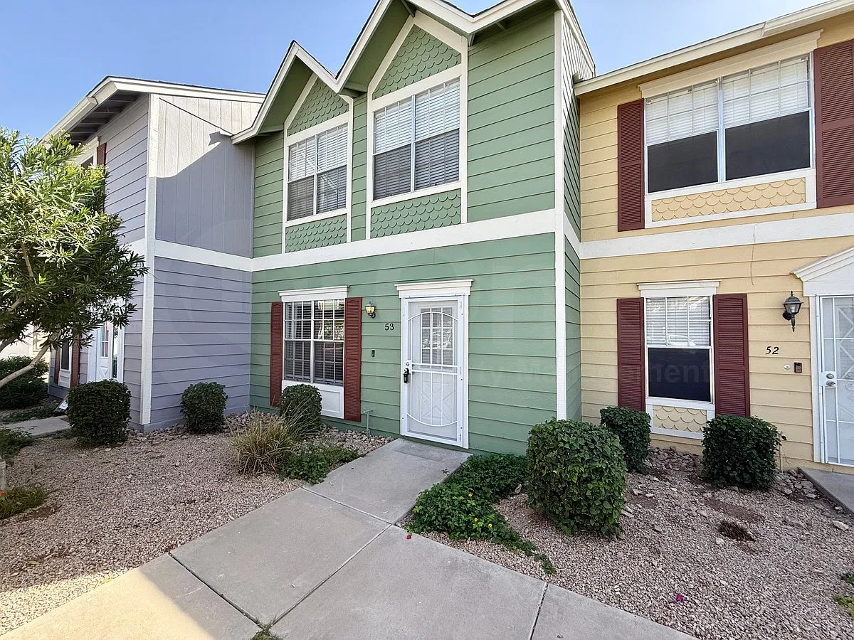 2 bed, 2.5 bath, 1136 sqft, $1,895 — Photo 2