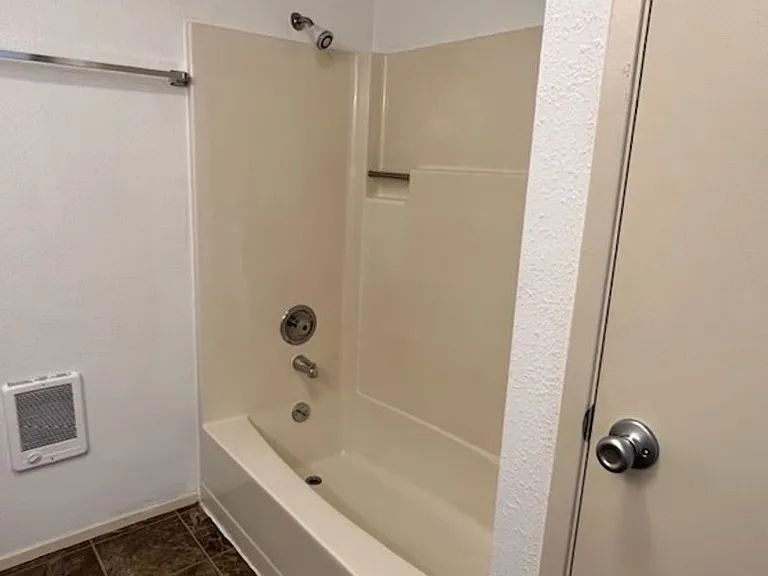 308 N Georgia Ave — Photo 9