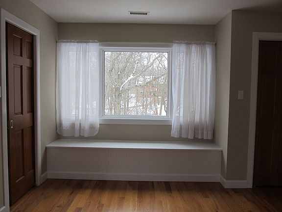 4th image of 6 S Palmer Ave